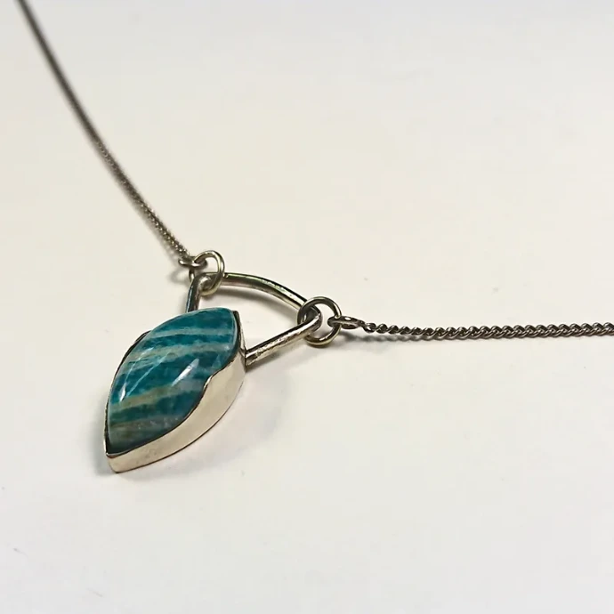 pendentif avec serti clos